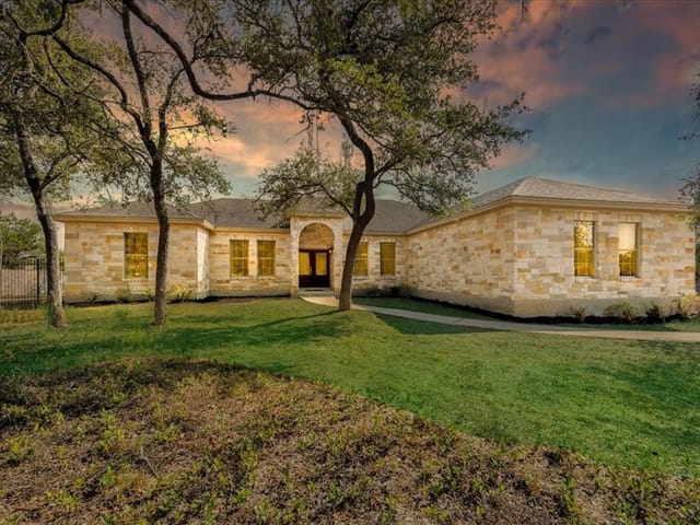8300 Blazyk Dr