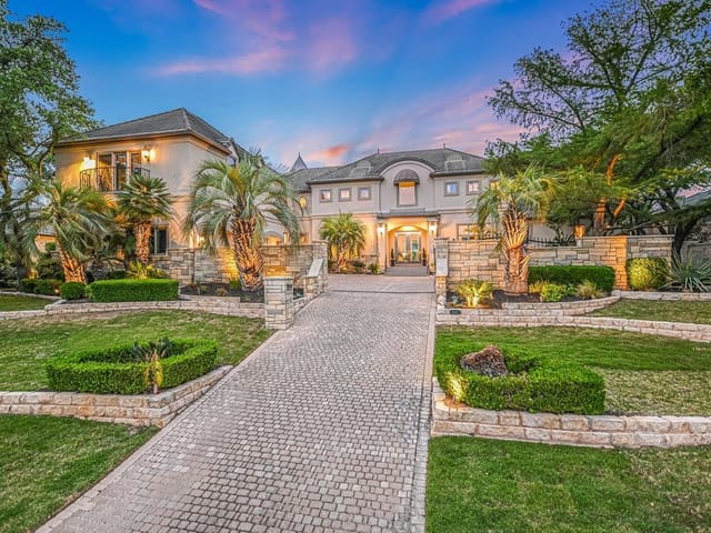 8300 Chalk Knoll Dr