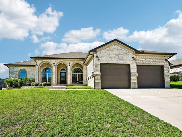 8302 Ginny LN