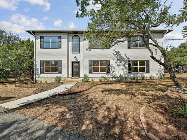 8302 N Madrone TRL