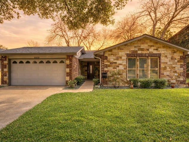 8303 Loralinda DR