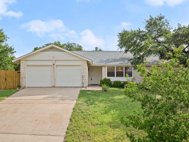 8304 Farmington Ct