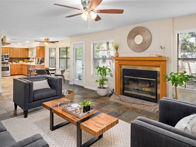 8304 Los Ranchos Dr