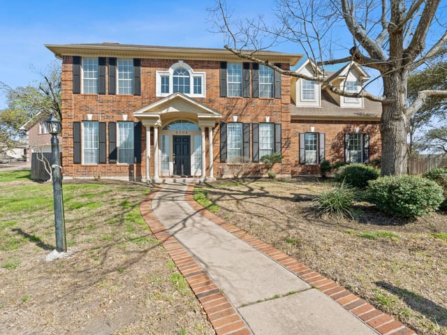 8304 Pommel Dr