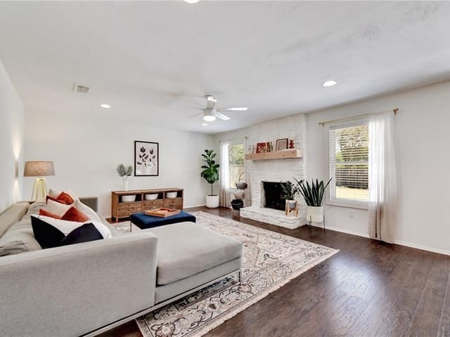 8308 Roan LN