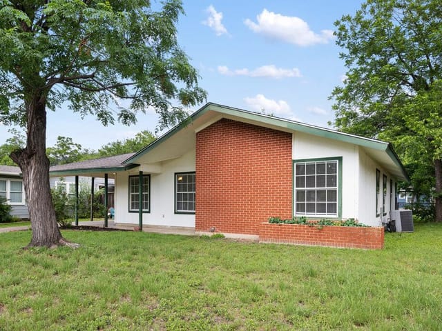 8309 Burrell Dr