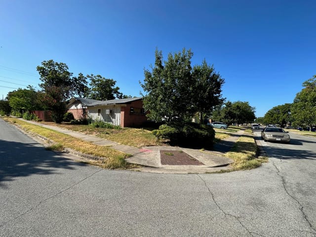 8311 Briarwood LN