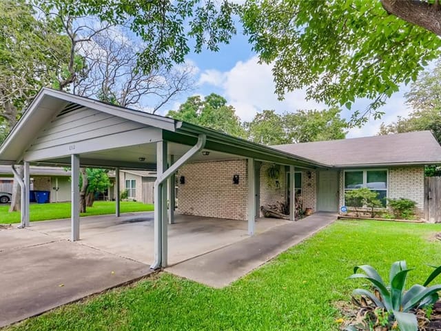 8312 Bowling Green Dr