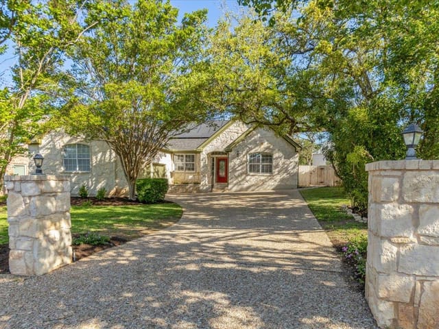 8312 Jancy Dr