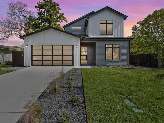 8313 Bowling Green Dr