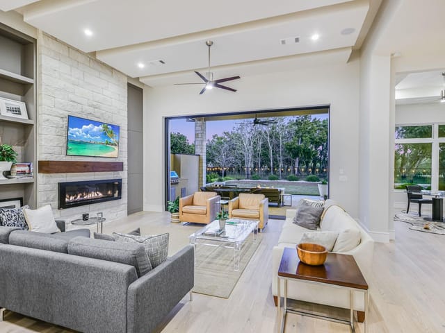 8313 CARRANZO Dr
