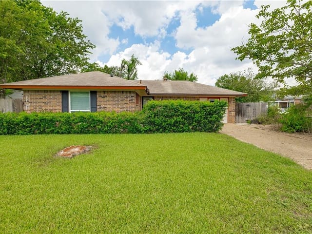 8314 Weyburn Dr
