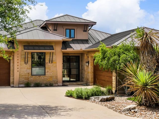8320 Carranzo Dr