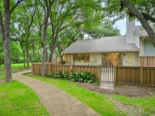 8322 Summerwood Dr