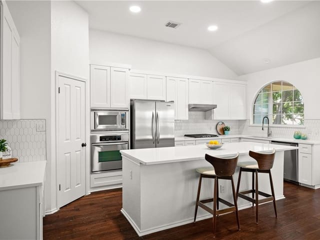 8323 Cambria Dr