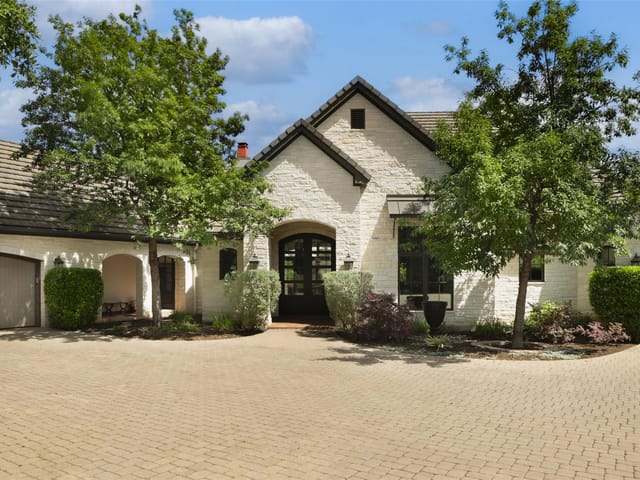 8324 Calera Dr