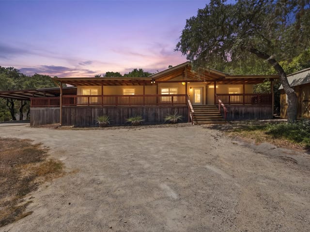 833 Nelson DR