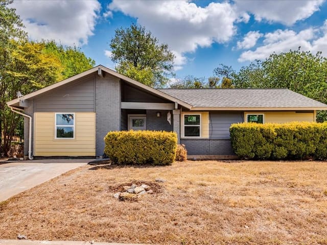 833 Sussex Dr