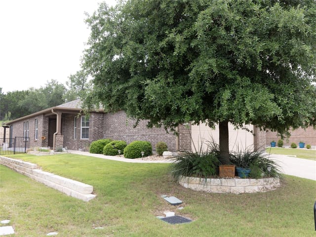 834 Salado Creek Ln
