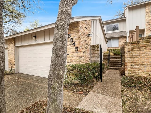 8345 Summerwood Dr