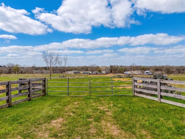 839 Smith RD