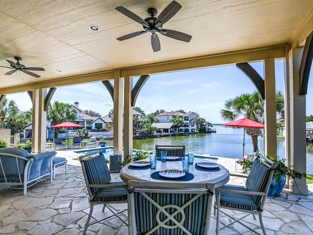 84 Applehead Island DR