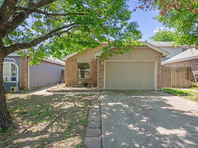 840 Eagles WAY