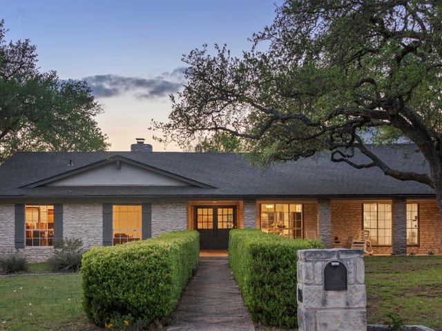 8400 Candelaria DR