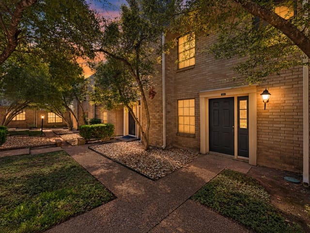 8400 Jamestown DR Unit #426