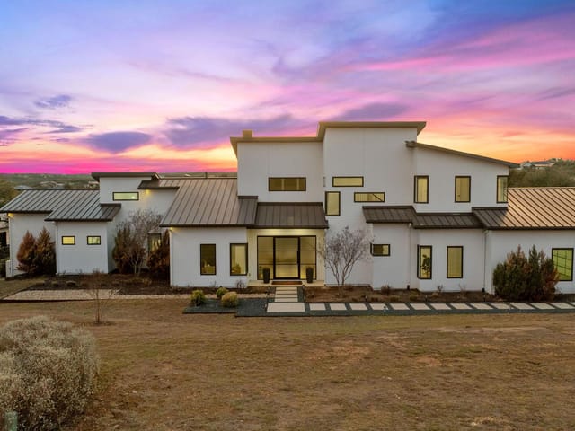 8400 Lakewood Ridge CV