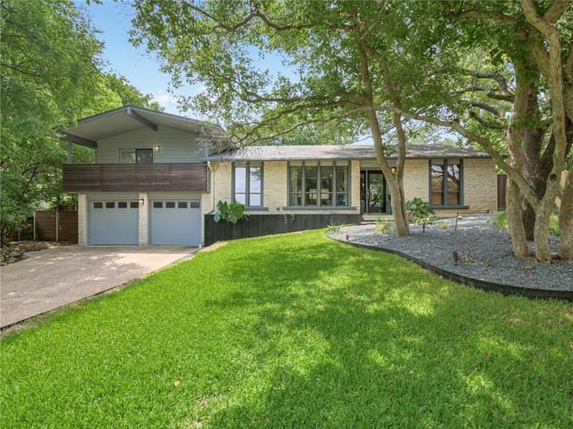 8400 Mesa Doble Ln