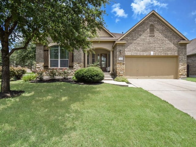 8401 Alophia Dr