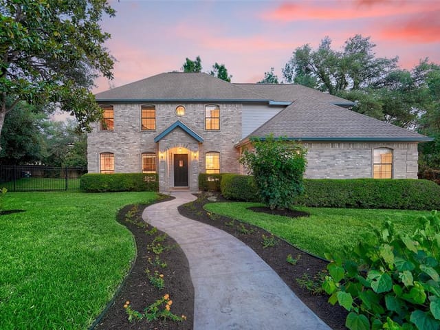 8401 Horse Mountain Cv