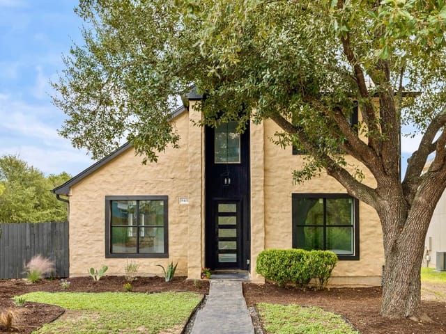 8401 Longview Rd