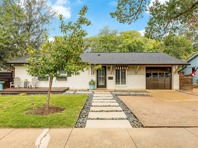 8404 Briarwood Ln