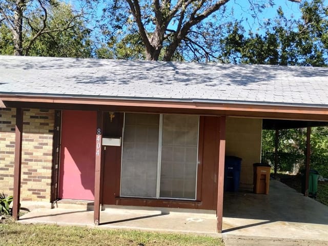 8404 Burrell Dr