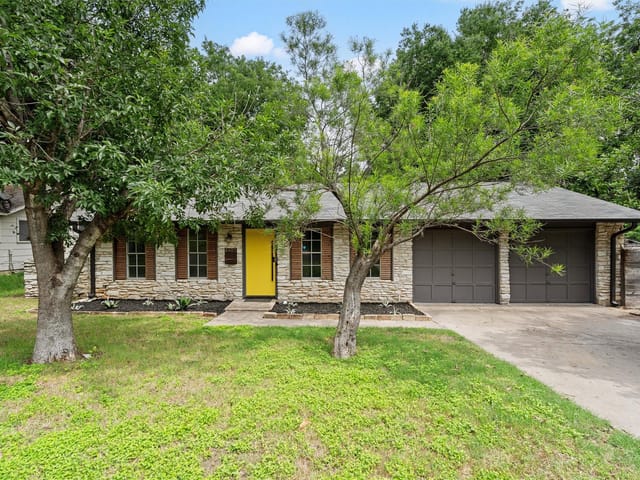 8405 Staunton Dr