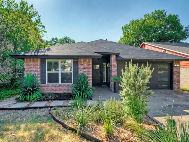 8406 Los Ranchos DR