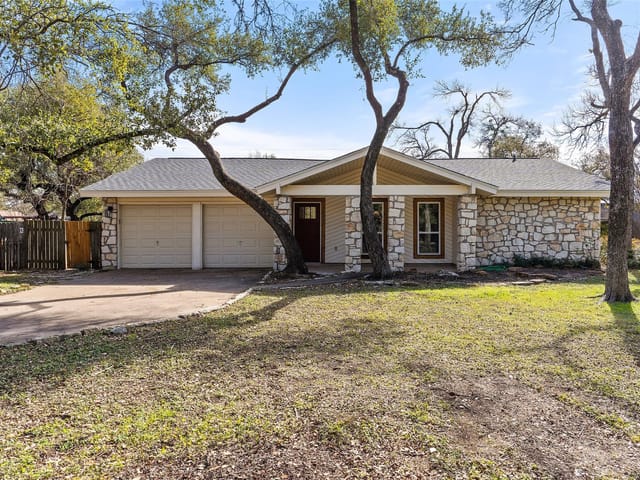 8409 Slant Oak Dr
