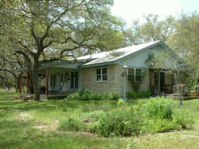 841 Jennifer LN
