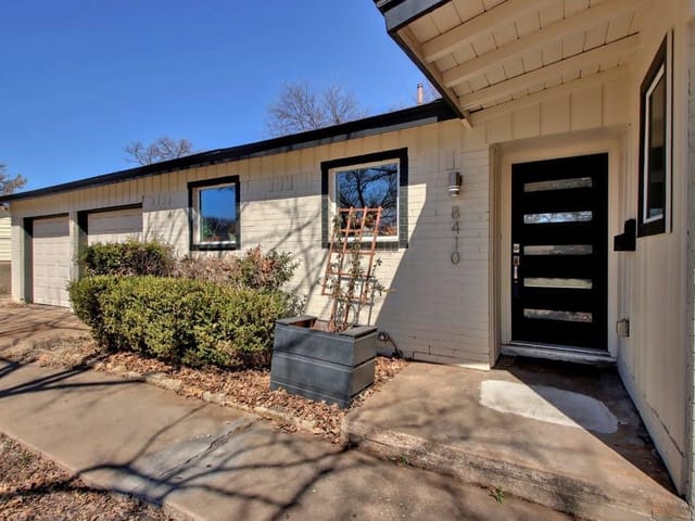 8410 Jamestown Dr