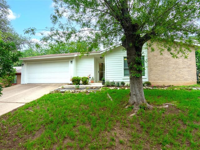 8411 Romney Rd