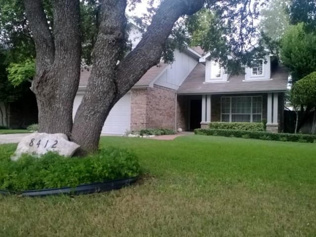 8412 Cornerwood Dr