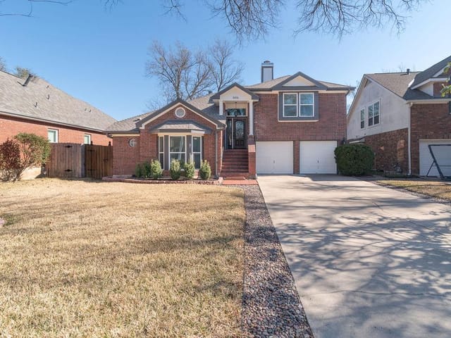 8416 RACINE TRL