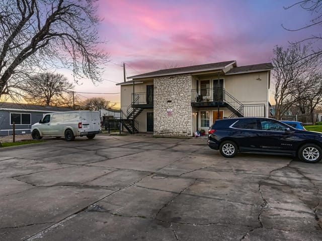 8418 Riverstone Dr