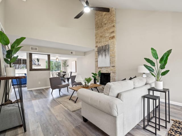 8419 Spring Valley Dr