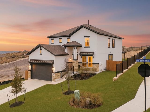8424 Red Bottle Brush RD
