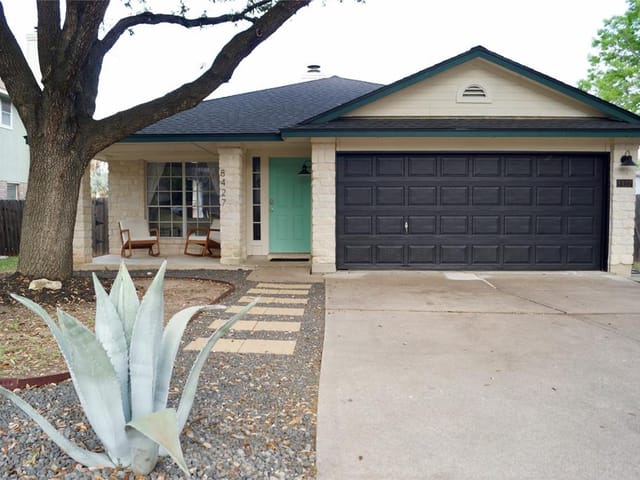8427 Hindon Ln