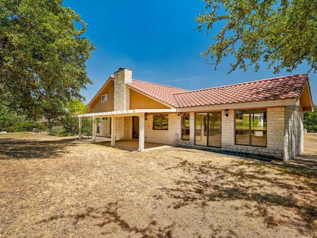 View 843 Sunfish ST 843 Sunfish ST - property photo 1 - Luxury home in Austin, TX