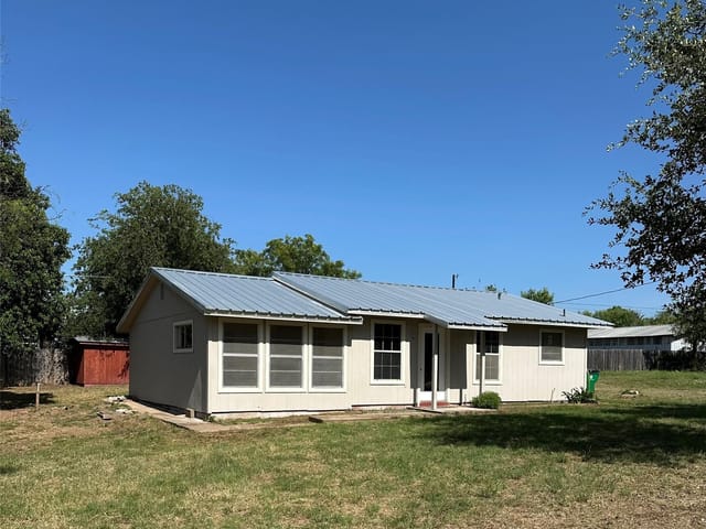 845 Aspen LN